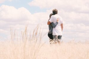男性ホルモンが影響する体臭は女性にどのように感じられるのか？